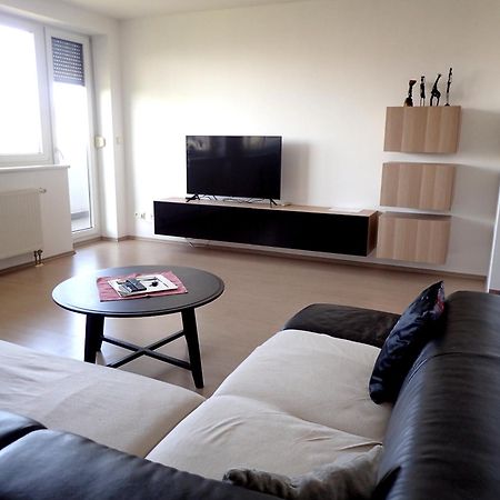 Marguerite Apartment - Parking Including Братислава Экстерьер фото