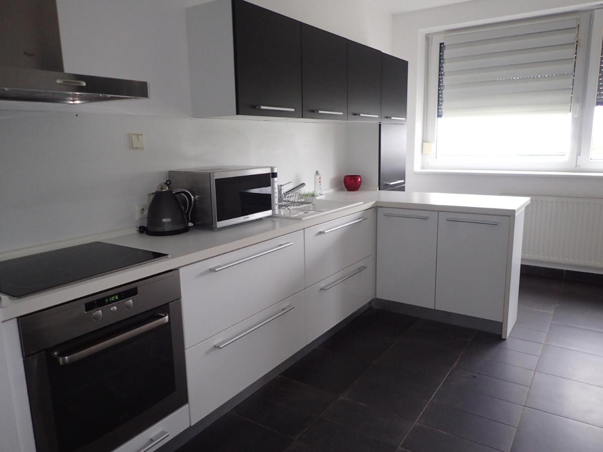 Marguerite Apartment - Parking Including Братислава Экстерьер фото